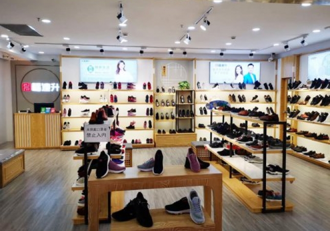 贺：内蒙古赤峰市松山区福连升北京布鞋华联店重装开业！