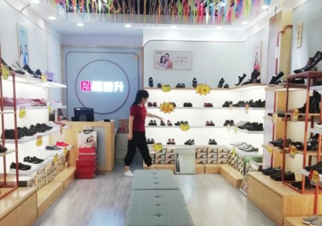 贺：福连升休闲鞋北京布鞋山东德州平原成和店正式开业！